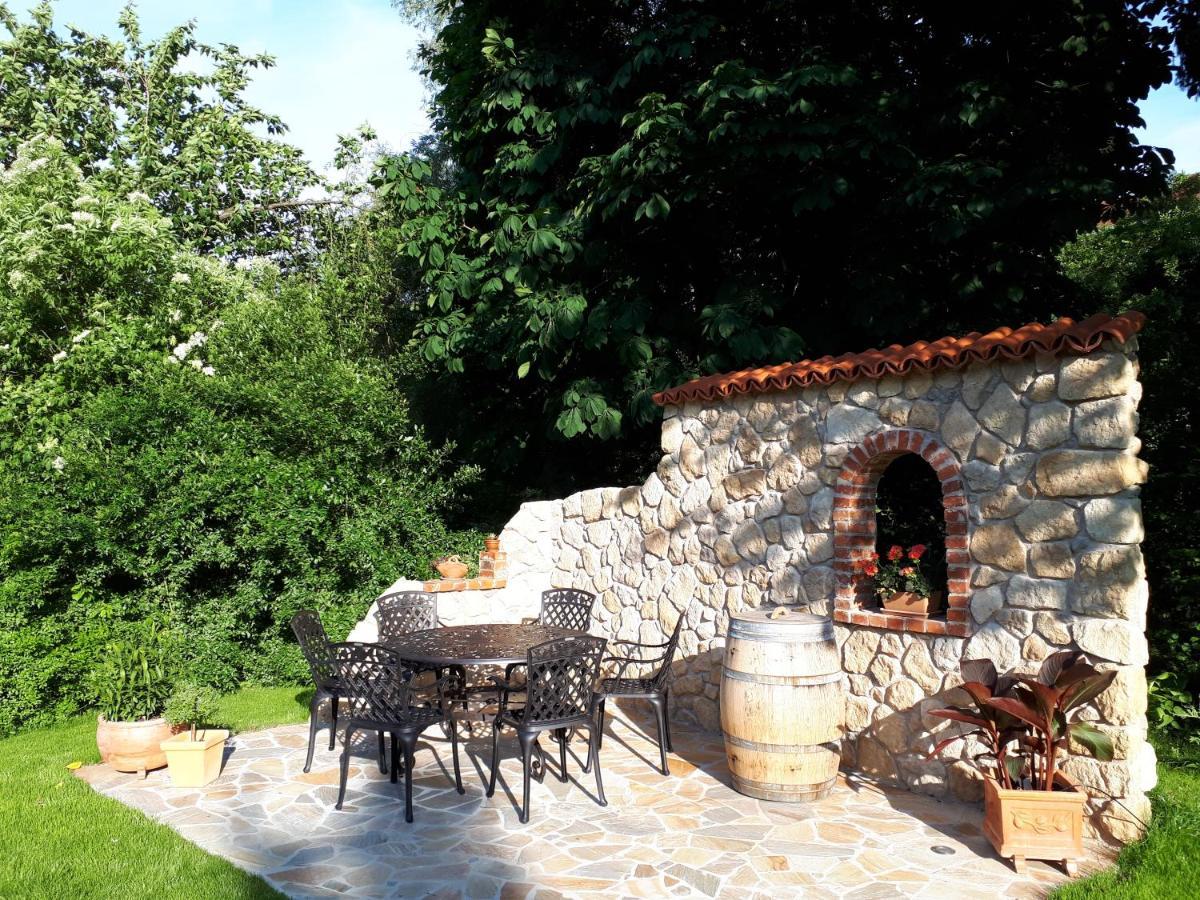 Pension Am Weinberg Bed & Breakfast Mainstockheim ภายนอก รูปภาพ