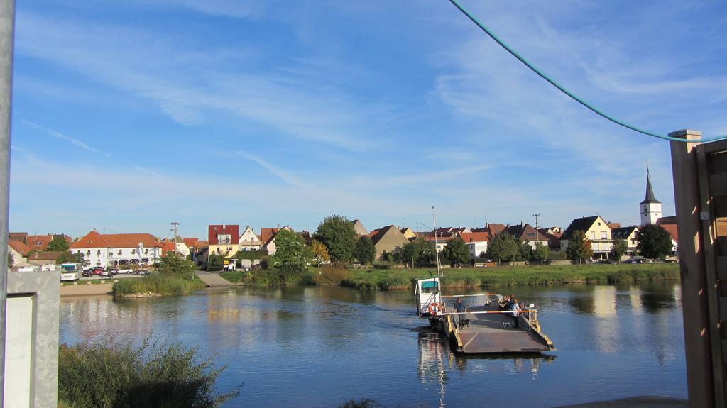 Pension Am Weinberg Bed & Breakfast Mainstockheim ภายนอก รูปภาพ