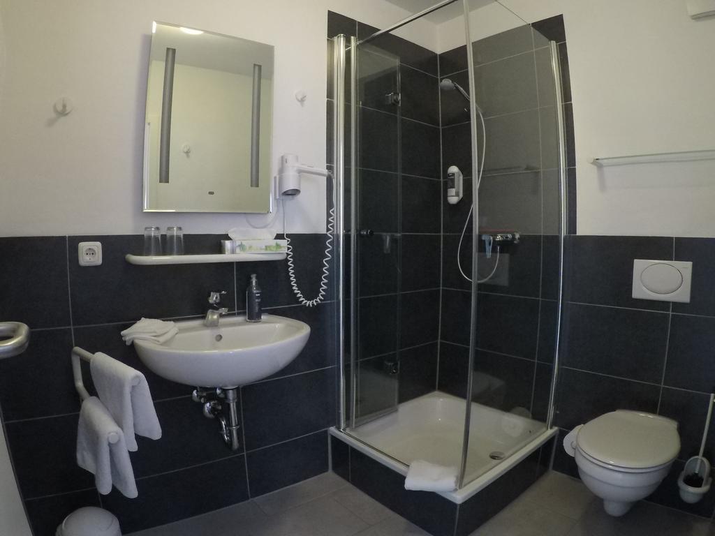 Pension Am Weinberg Bed & Breakfast Mainstockheim ภายนอก รูปภาพ